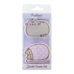 Zestaw dwóch dużych gumek do mazania z motywem Pusheen na fioletowym tle.