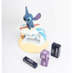 Disney Stitch - Wieczny kalendarz 3D z kolekcji Surfer - obrazek 2